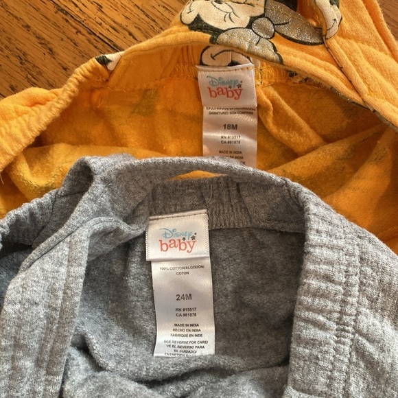 Toddler Girl Bundle Of Clothes and Sweaters - Picture 15 of 16